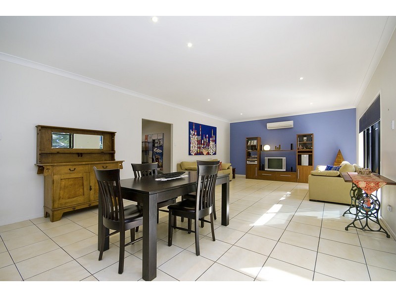 10 Randerson Street, Forest Lake QLD 4078