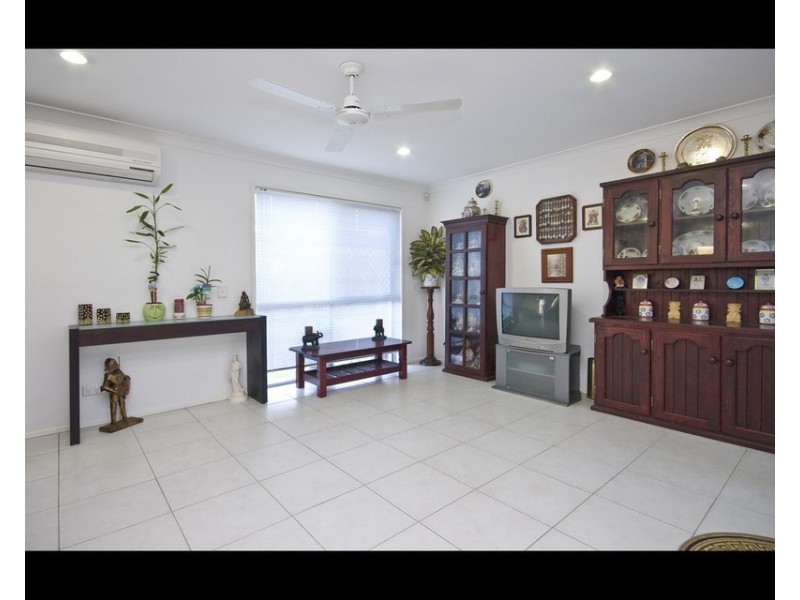 9 Freshwater Dr, Berrinba QLD 4117