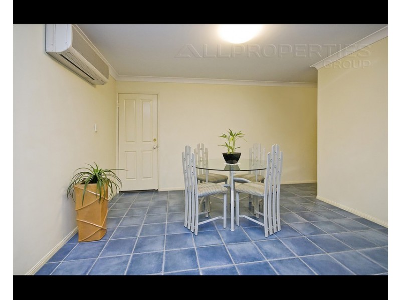 11 Glenroy Pl, Parkinson QLD 4115