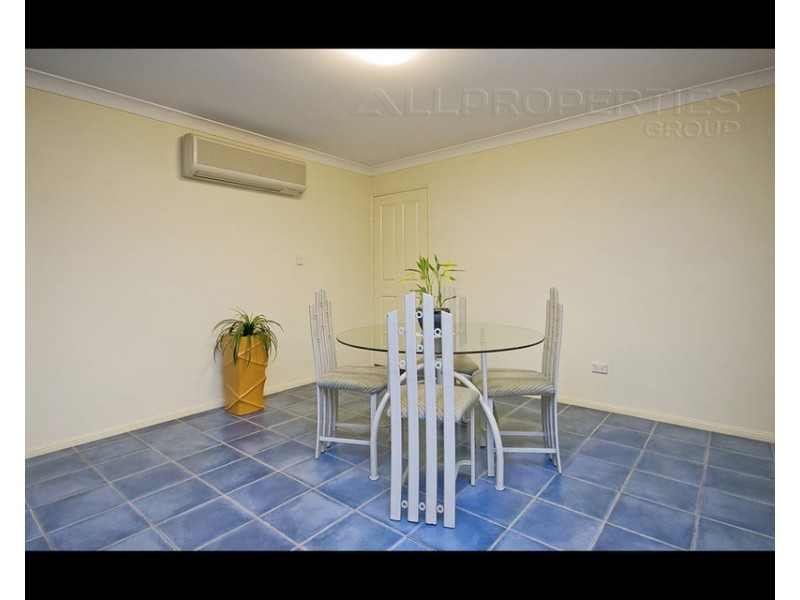 11 Glenroy Pl, Parkinson QLD 4115