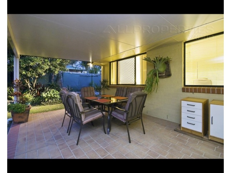 11 Glenroy Pl, Parkinson QLD 4115
