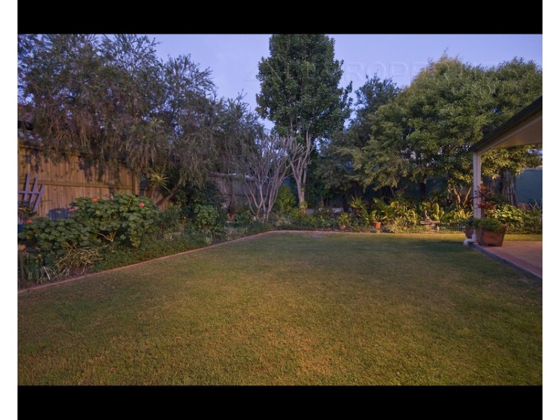 11 Glenroy Pl, Parkinson QLD 4115