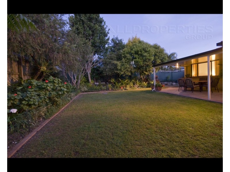11 Glenroy Pl, Parkinson QLD 4115