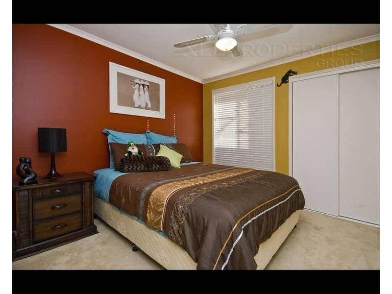 6 STANDFORD PLACE, Regents Park QLD 4118