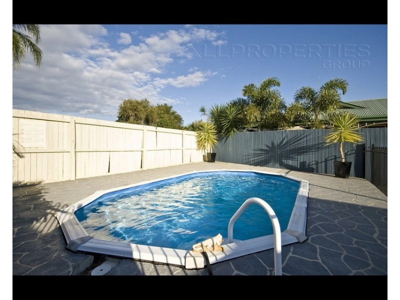 6 STANDFORD PLACE, Regents Park QLD 4118