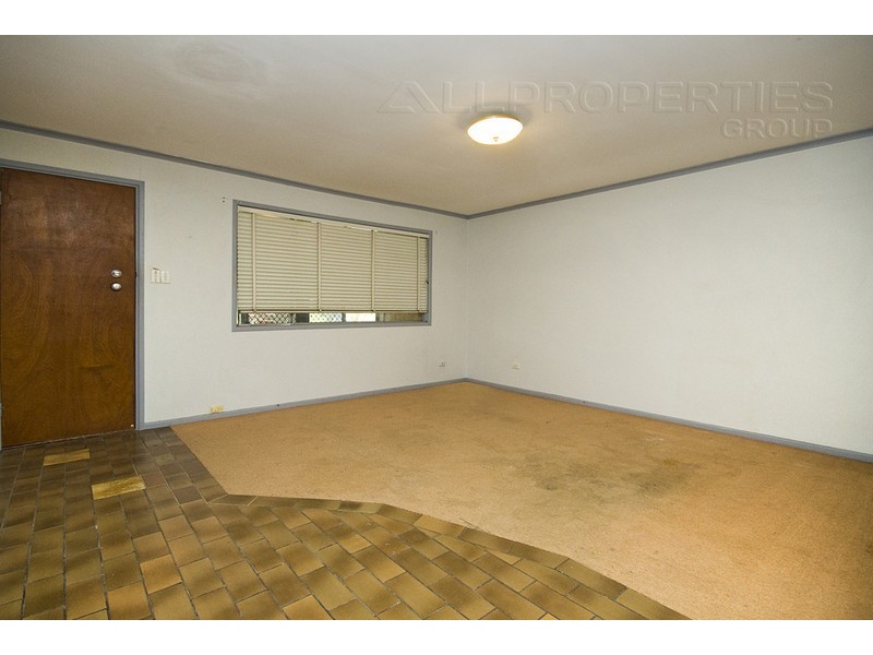 244 Bapaume Rd, Holland Park West QLD 4121