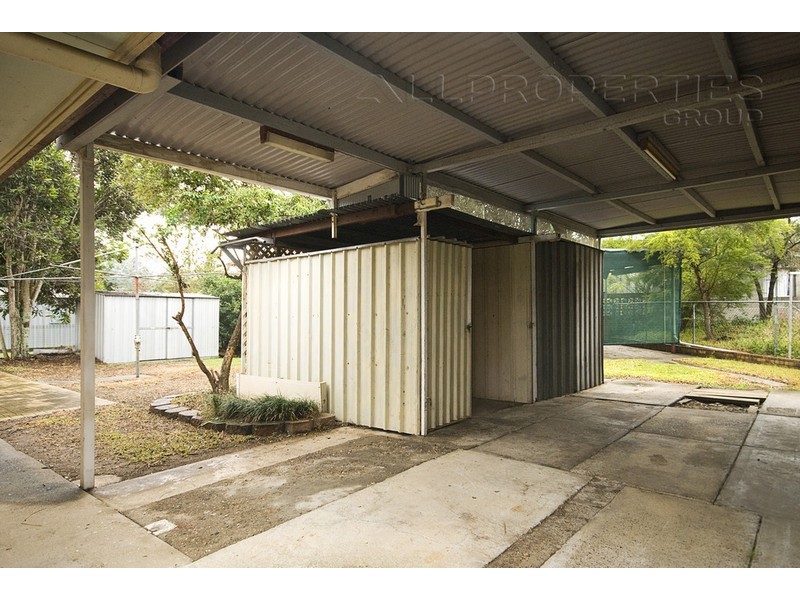 244 Bapaume Rd, Holland Park West QLD 4121