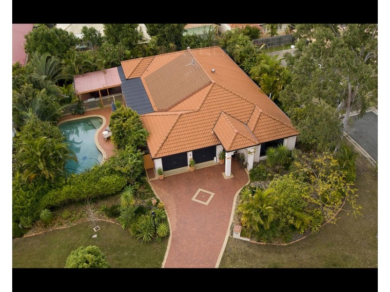 8 Queens Court, Forest Lake QLD 4078