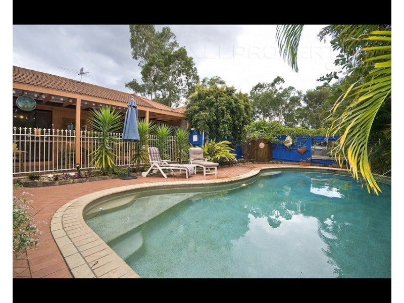 8 Queens Court, Forest Lake QLD 4078