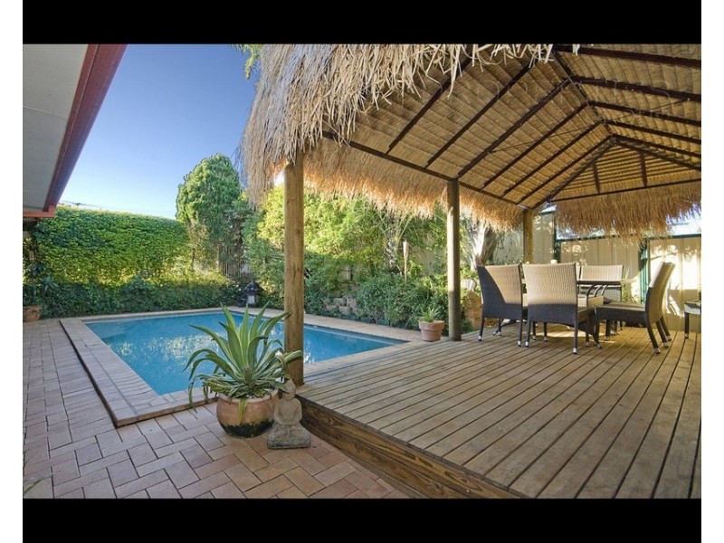 32 BENNETT DRIVE, Regents Park QLD 4118