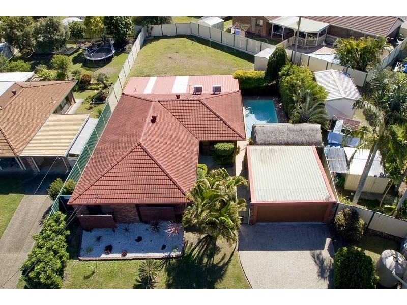 32 BENNETT DRIVE, Regents Park QLD 4118