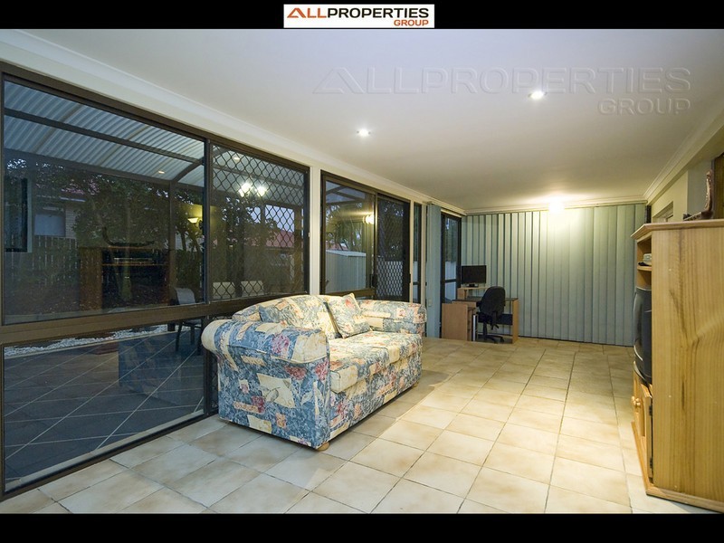 12 Peatmoss St, Sunnybank Hills QLD 4109