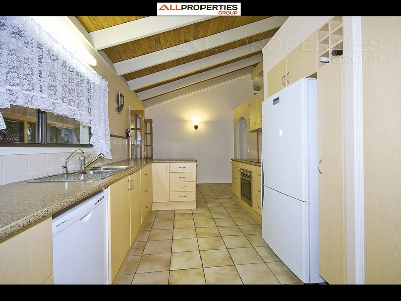 12 Peatmoss St, Sunnybank Hills QLD 4109