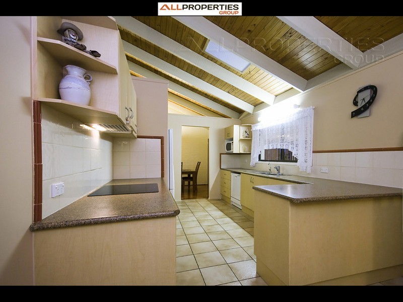 12 Peatmoss St, Sunnybank Hills QLD 4109