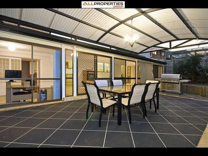 12 Peatmoss St, Sunnybank Hills QLD 4109