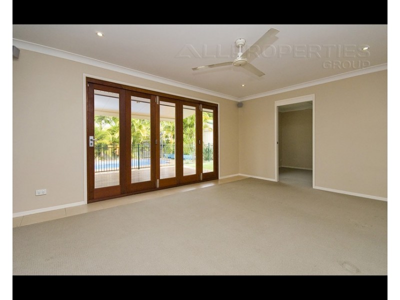 9 Scarlet Pl, Forest Lake QLD 4078