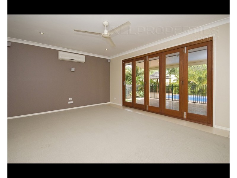 9 Scarlet Pl, Forest Lake QLD 4078