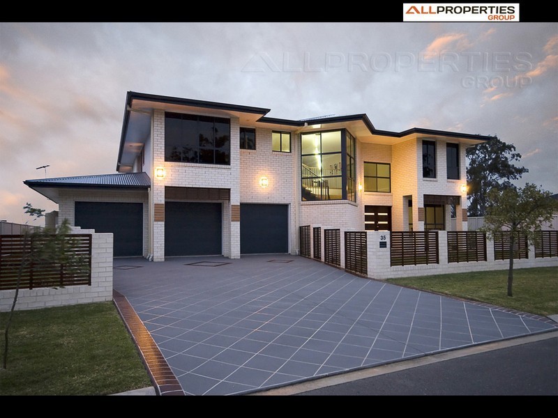 35 Roland Street, Parkinson QLD 4115