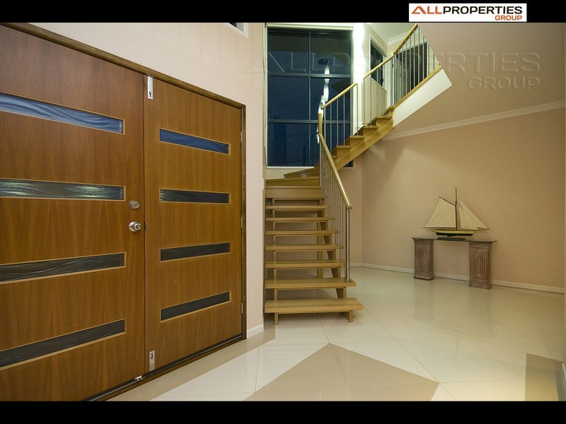 35 Roland Street, Parkinson QLD 4115