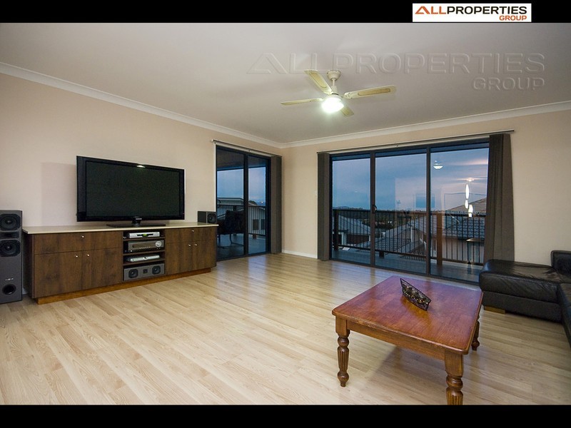 35 Roland Street, Parkinson QLD 4115