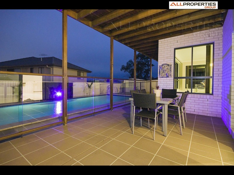 35 Roland Street, Parkinson QLD 4115