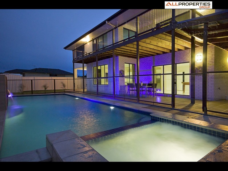 35 Roland Street, Parkinson QLD 4115