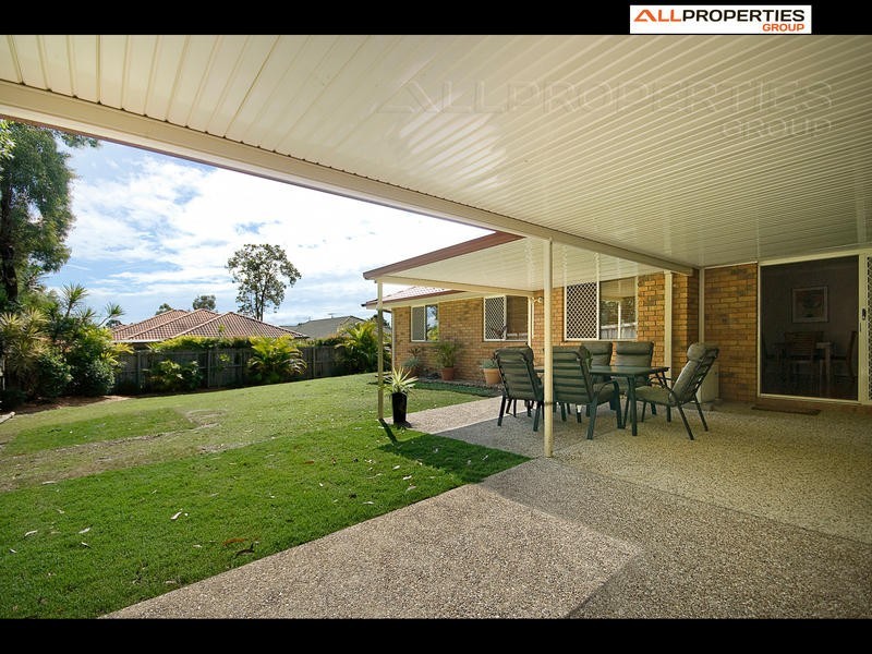 8 Hyde Place, Forest Lake QLD 4078