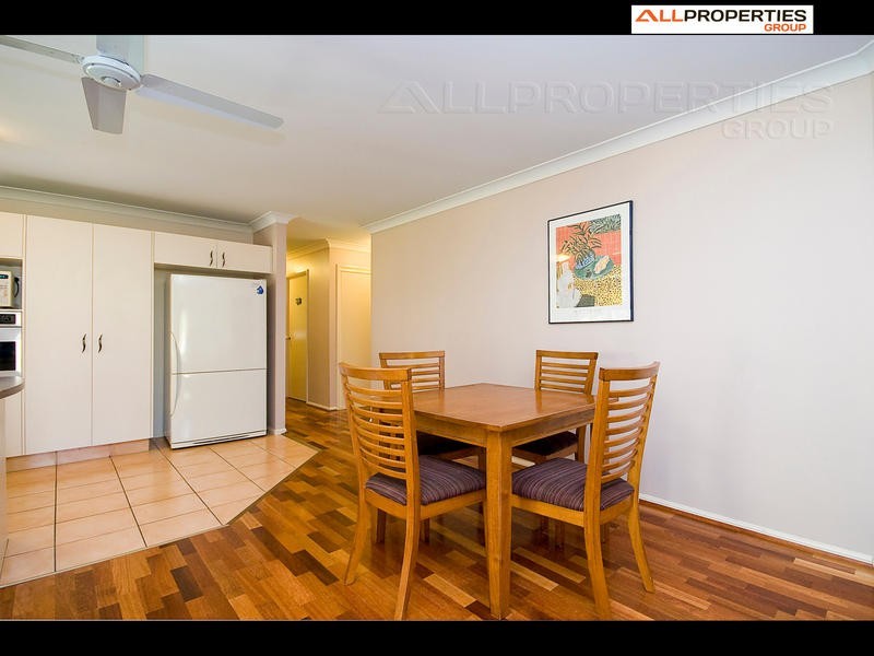 8 Hyde Place, Forest Lake QLD 4078