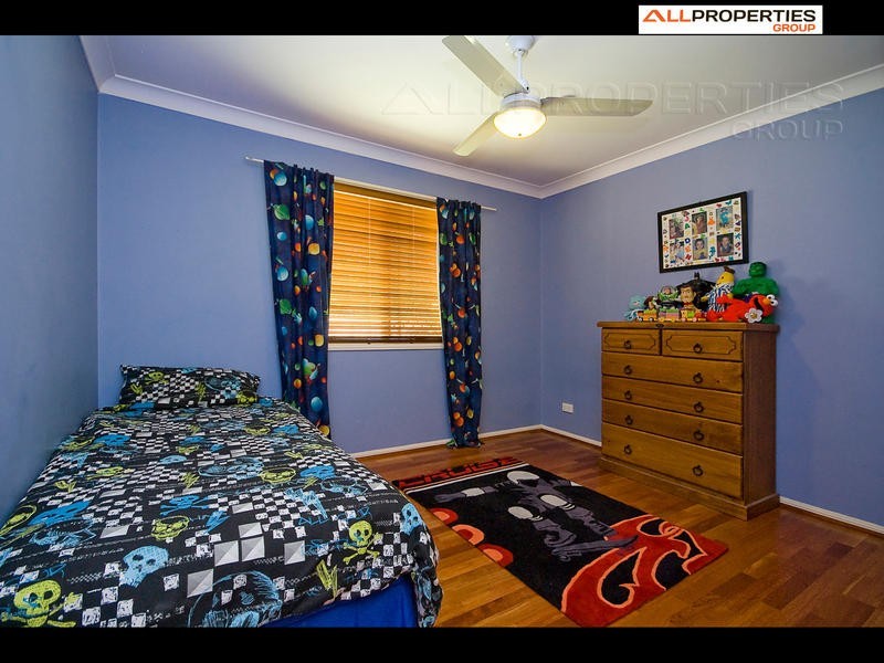 8 Hyde Place, Forest Lake QLD 4078