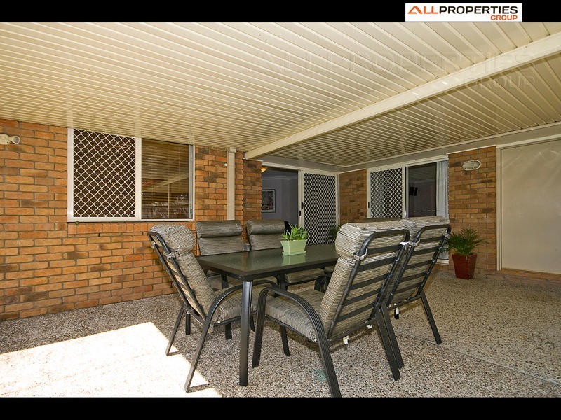 8 Hyde Place, Forest Lake QLD 4078