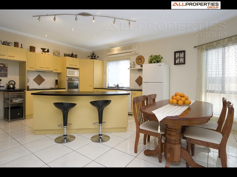 36 Carisbrook Circuit, Forest Lake QLD 4078