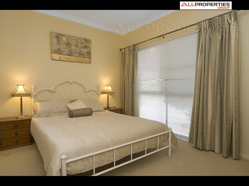 36 Carisbrook Circuit, Forest Lake QLD 4078