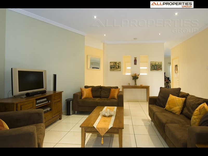 36 Carisbrook Circuit, Forest Lake QLD 4078