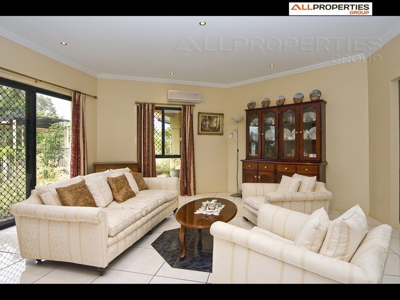 36 Carisbrook Circuit, Forest Lake QLD 4078