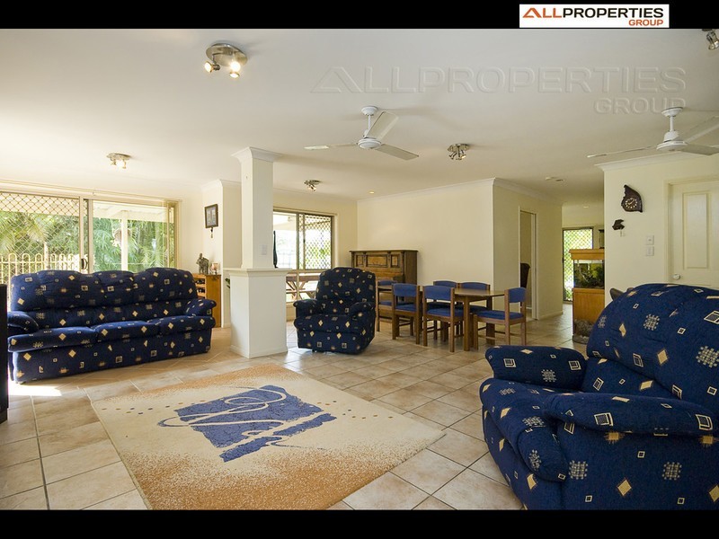 47 Golden Ave, Calamvale QLD 4116