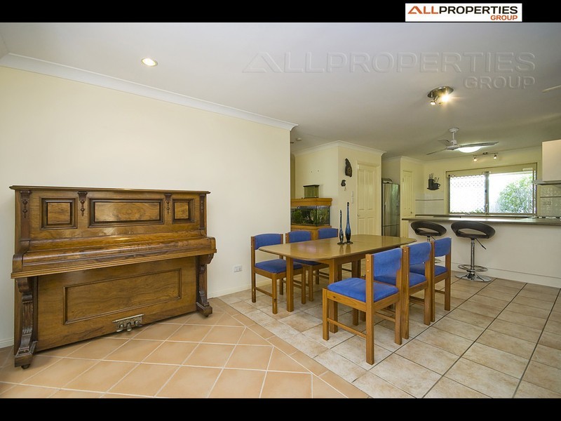 47 Golden Ave, Calamvale QLD 4116