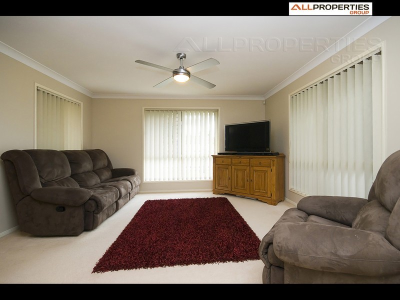 47 Golden Ave, Calamvale QLD 4116