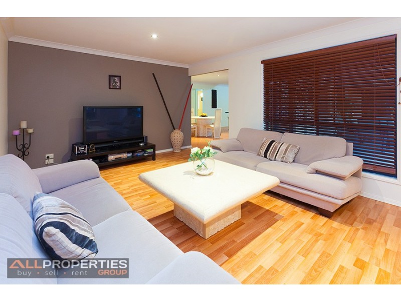 72 Dampier Cres, Drewvale QLD 4116