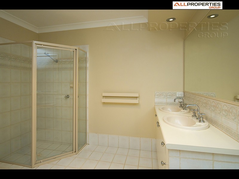 5 Bellthorpe Place, Forest Lake QLD 4078