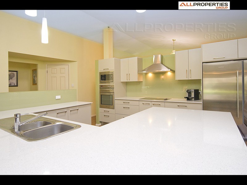 5 Bellthorpe Place, Forest Lake QLD 4078