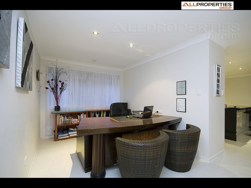 16 Crestone Pl, Algester QLD 4115