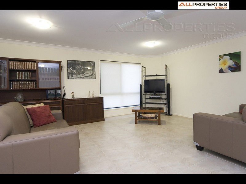 23 Statesman Cres, Sunnybank Hills QLD 4109