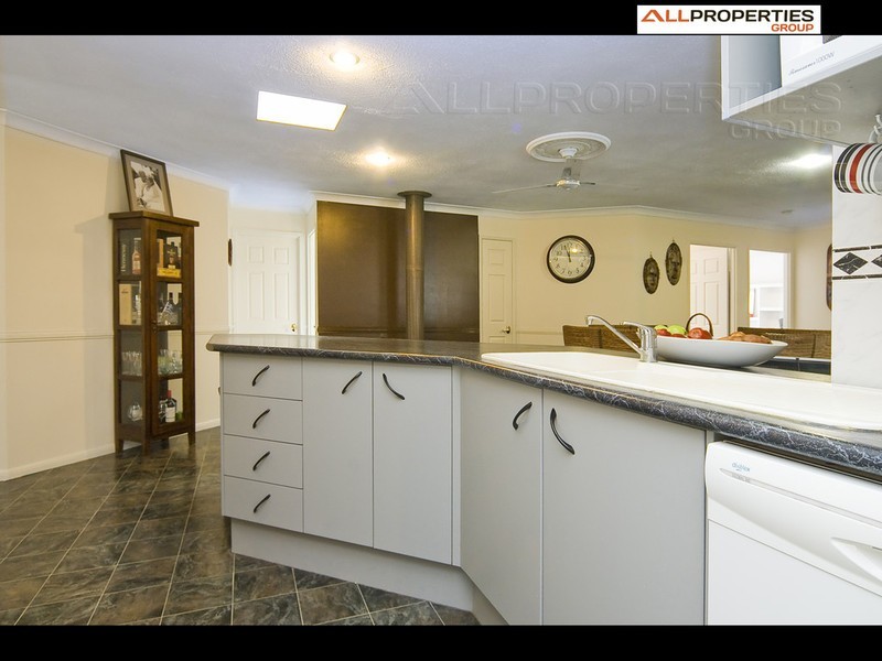 6 Jardine Court, Hillcrest QLD 4118