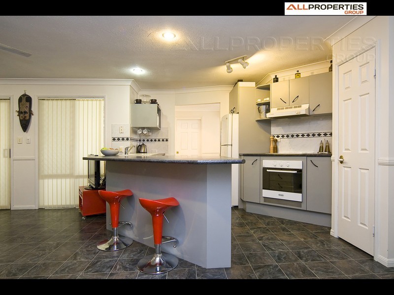 6 Jardine Court, Hillcrest QLD 4118