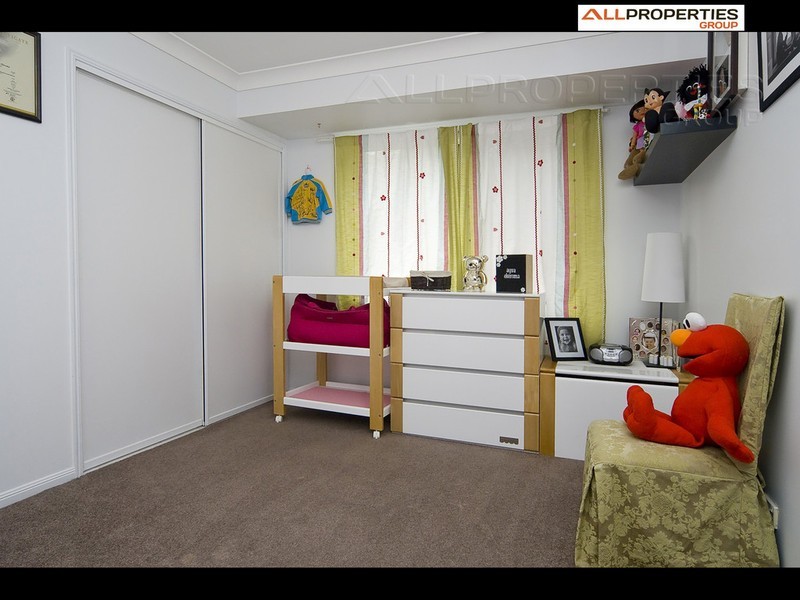 6 Jardine Court, Hillcrest QLD 4118