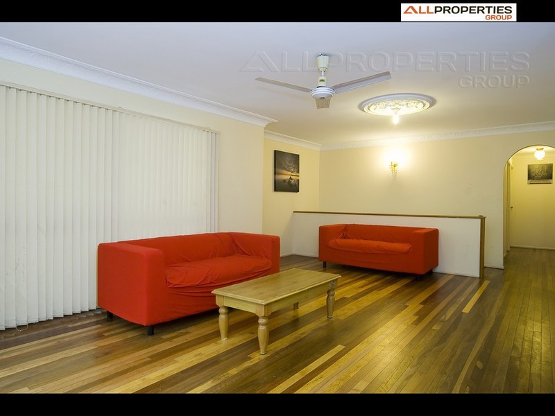 30 Metropole, Robertson QLD 4109