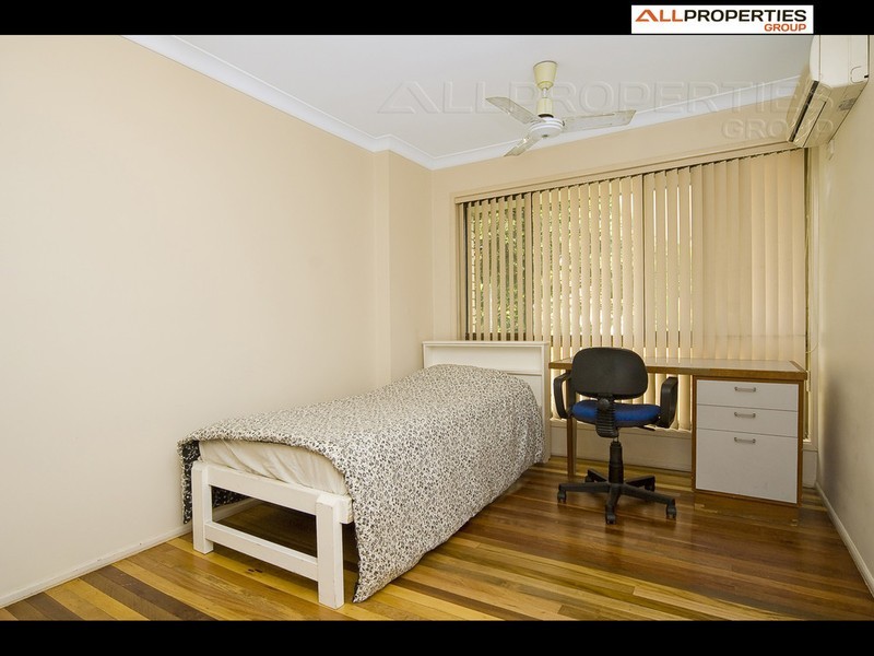 30 Metropole, Robertson QLD 4109