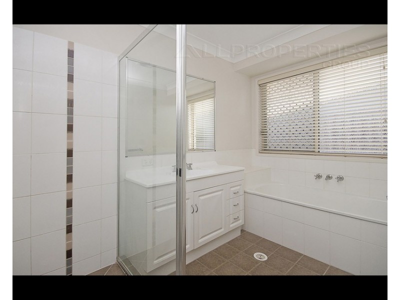 53 Paperbark Cres, Heathwood QLD 4110