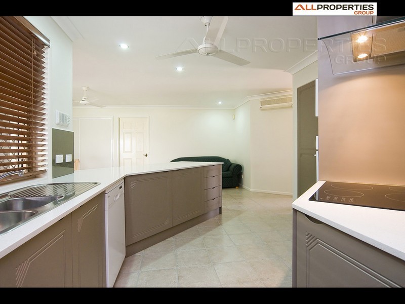 5 Orana Pl, Parkinson QLD 4115