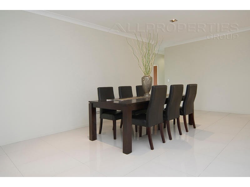 67 Parkwood Drive, Parkwood Estate, Heathwood QLD 4110